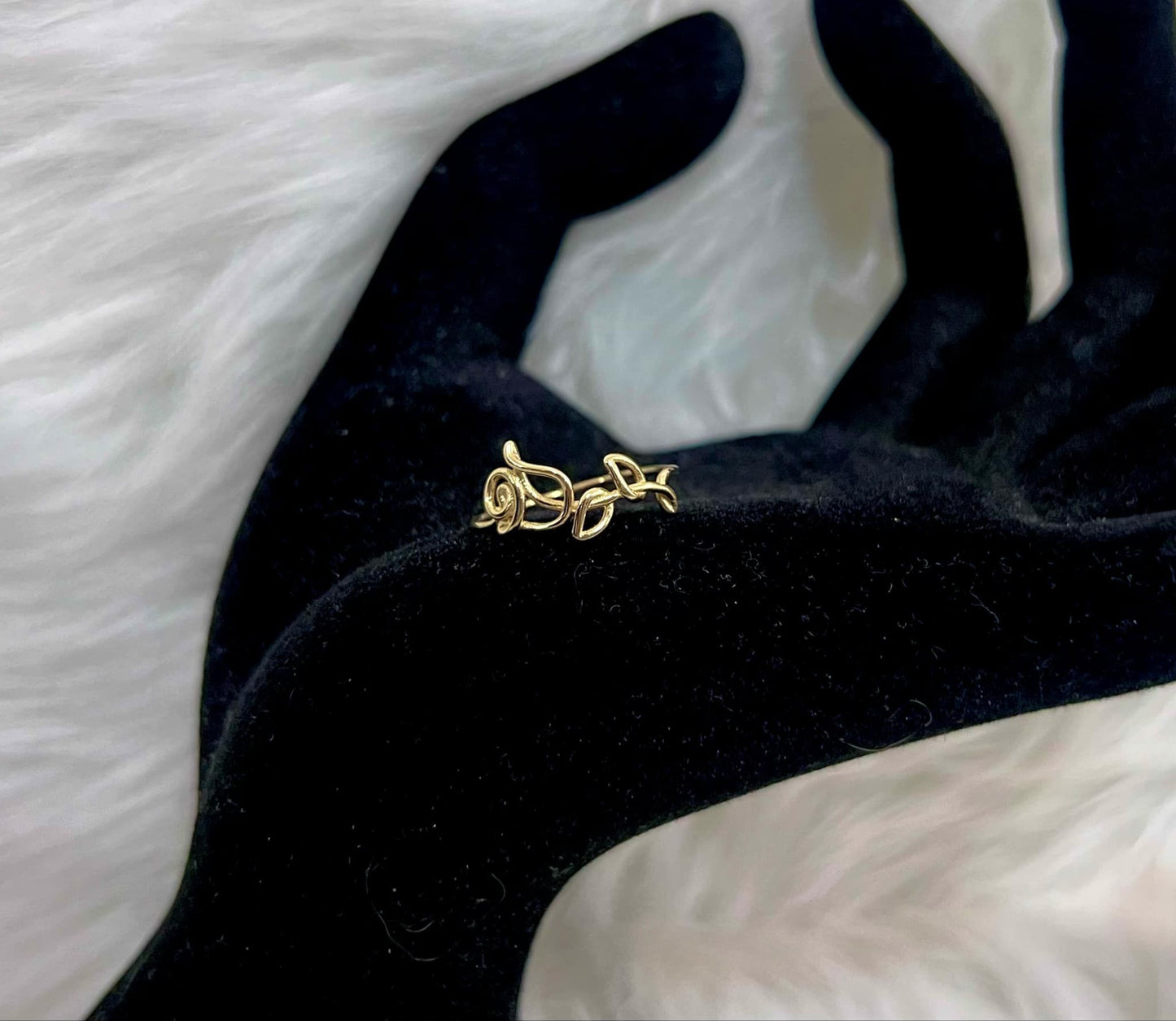 WG03297 R, 18k Saudi Gold Ring – 0.96 grams
