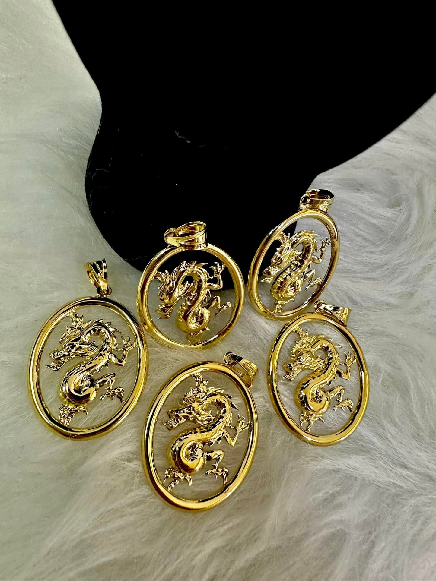 WG02733 P4, 18k Saudi Gold Pendant β 1.28 grams