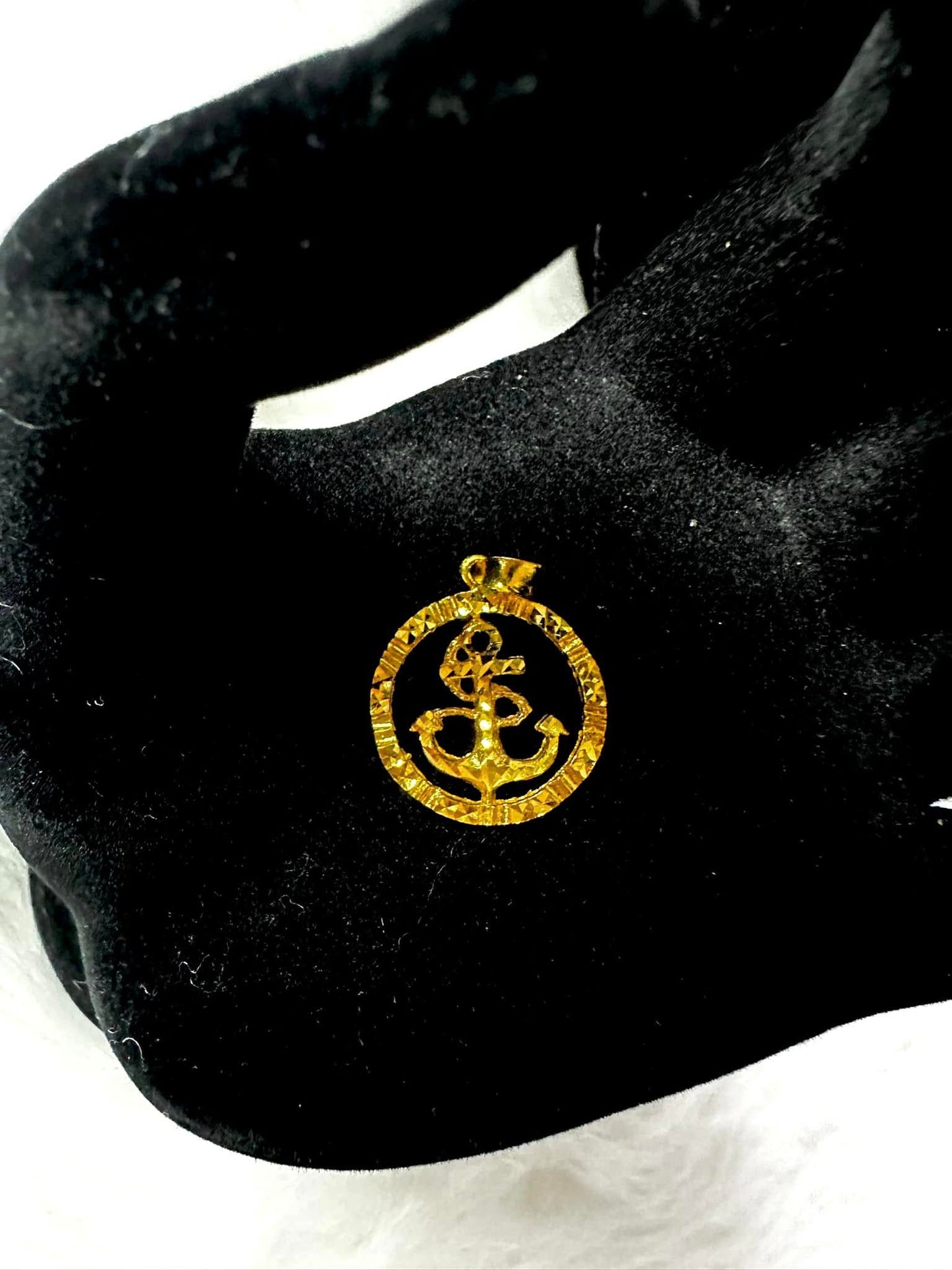 WG02355 P, 21k Saudi Gold Pendant β 2.41 grams