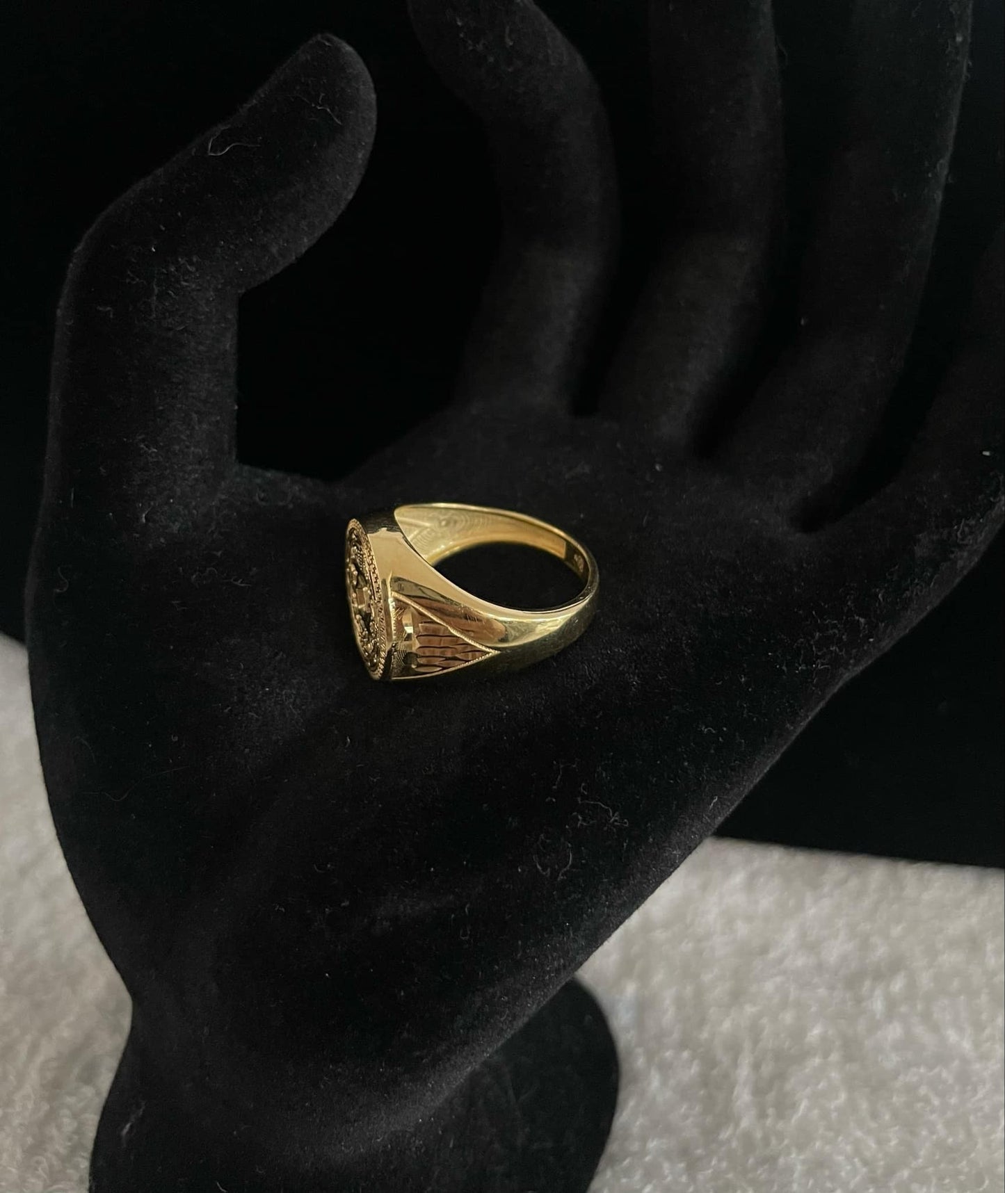 WG03468 R, 18k Saudi Gold Ring β 4.06 grams