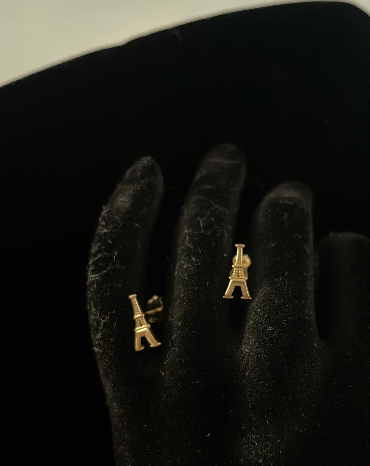WG03505 E, 18k Saudi Gold Earrings – 1.24 grams