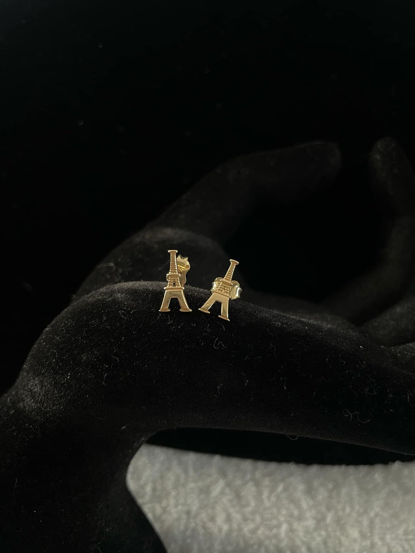 WG03505 E, 18k Saudi Gold Earrings – 1.24 grams