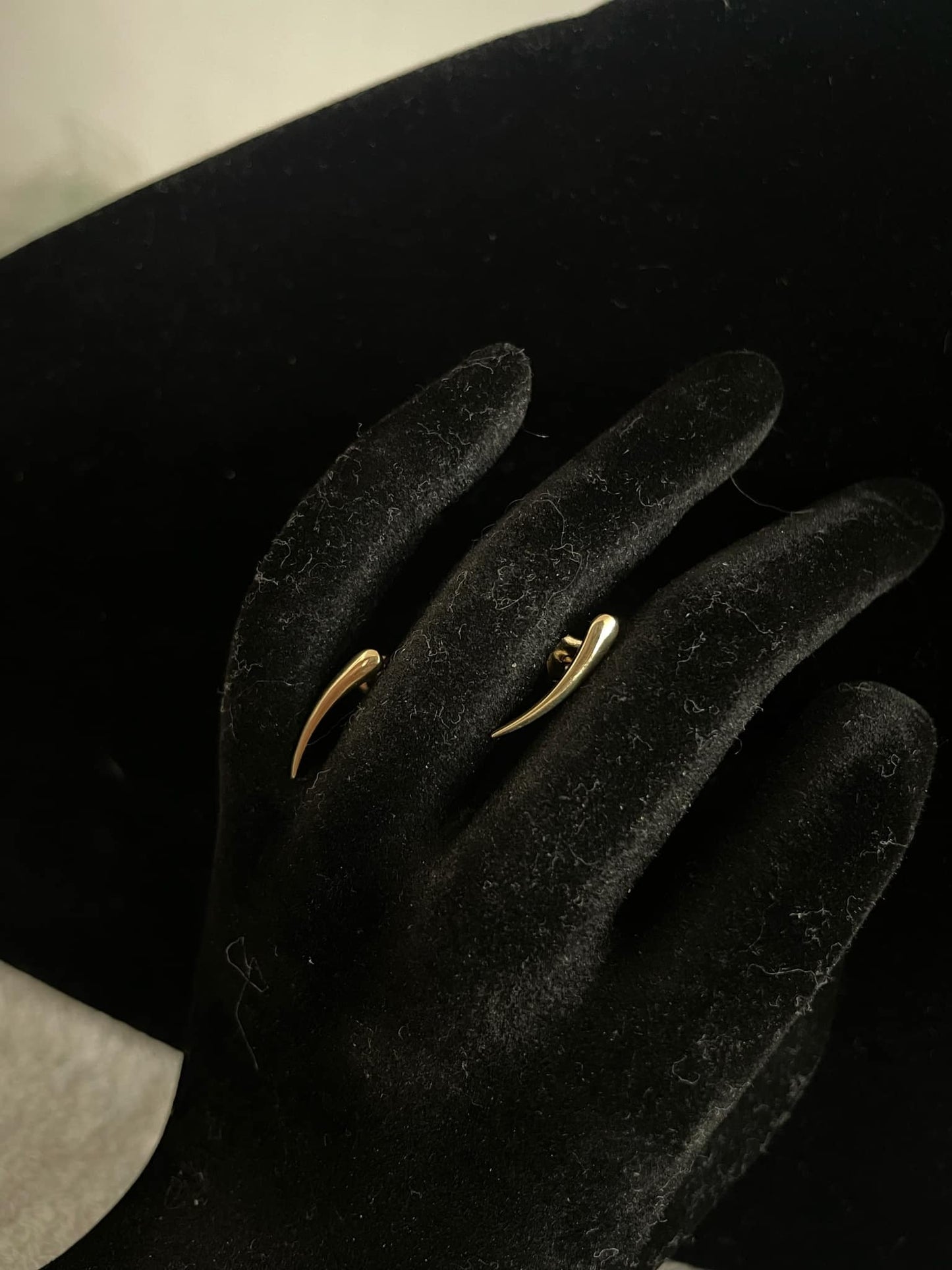 18k Saudi Gold Earrings – 1.15 grams