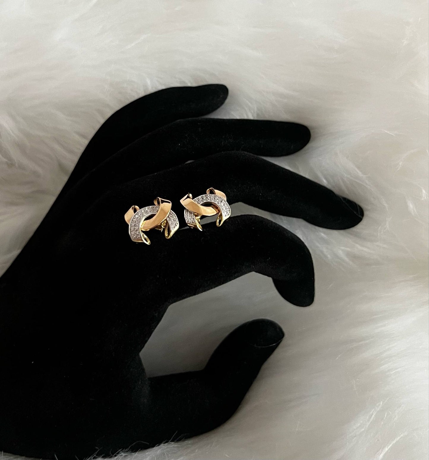 WG003651 18k Saudi Gold Earrings 3.13g