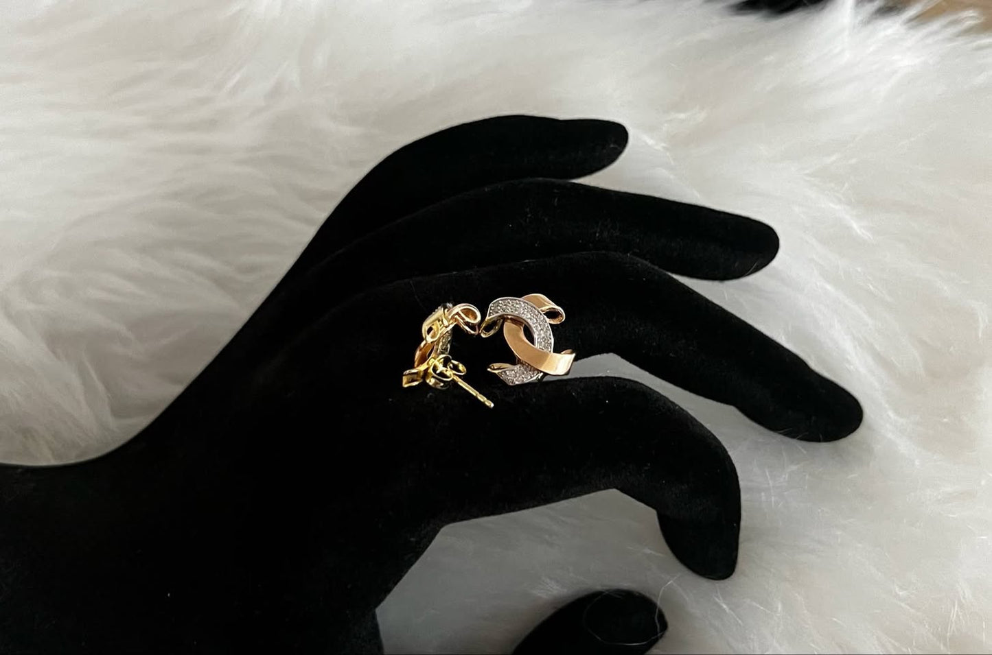 WG003651 18k Saudi Gold Earrings 3.13g