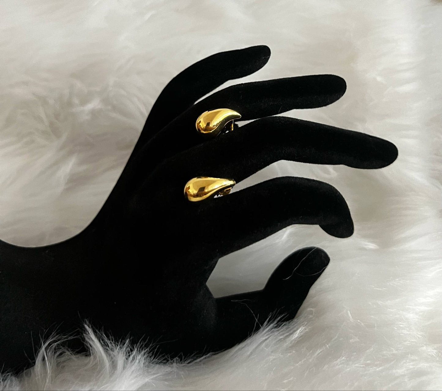 WG003661 18k Saudi Gold Earrings 1.85g