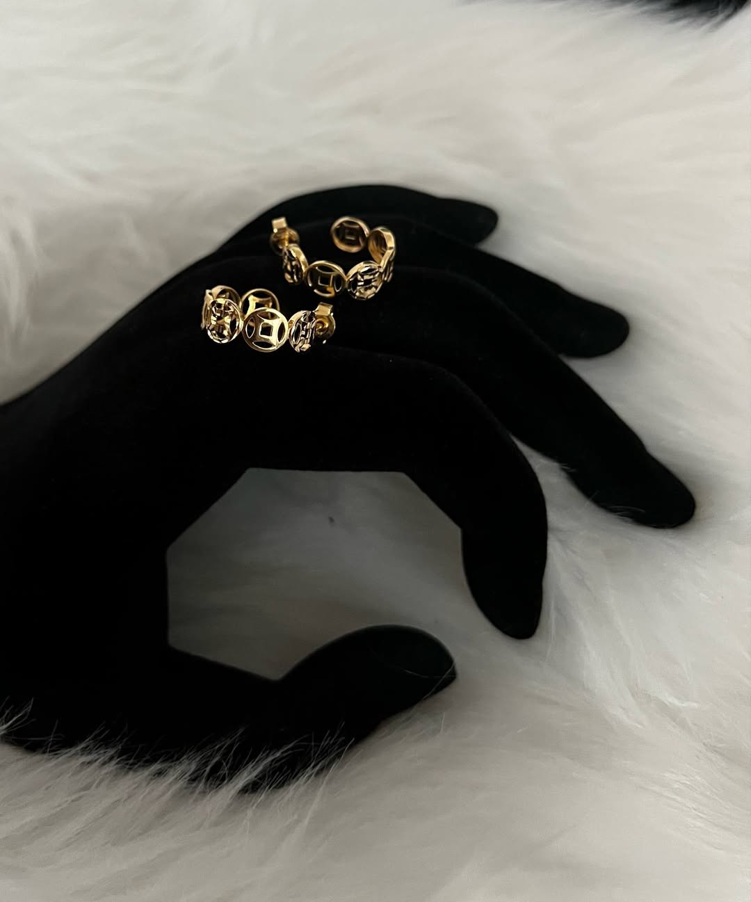 WG003660 18k Saudi Gold Earrings 2.91g