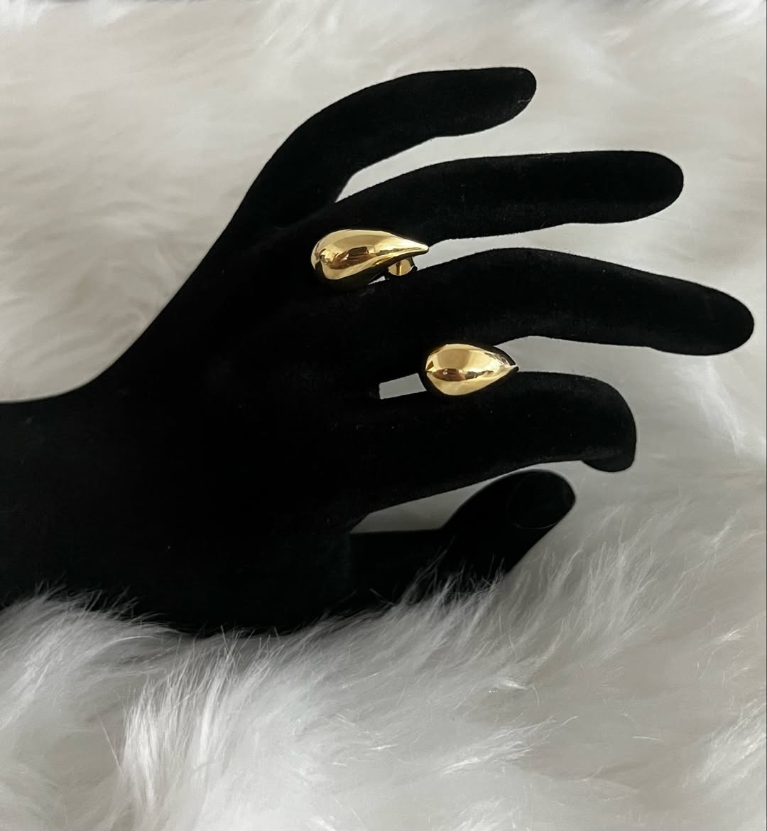 WG003547 18k Saudi Gold Earrings 3.06g