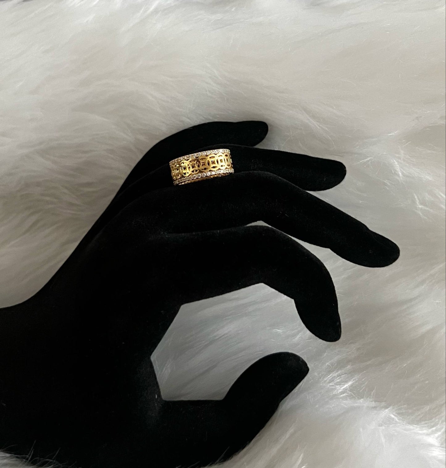 WG003696 18k Saudi Gold Ring - size5, 2.42g