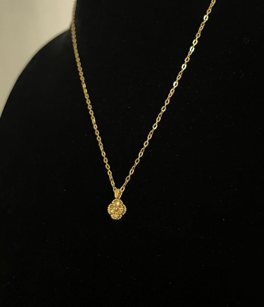 WG003686 18k Saudi Gold Necklace - 17.5", 1.42g
