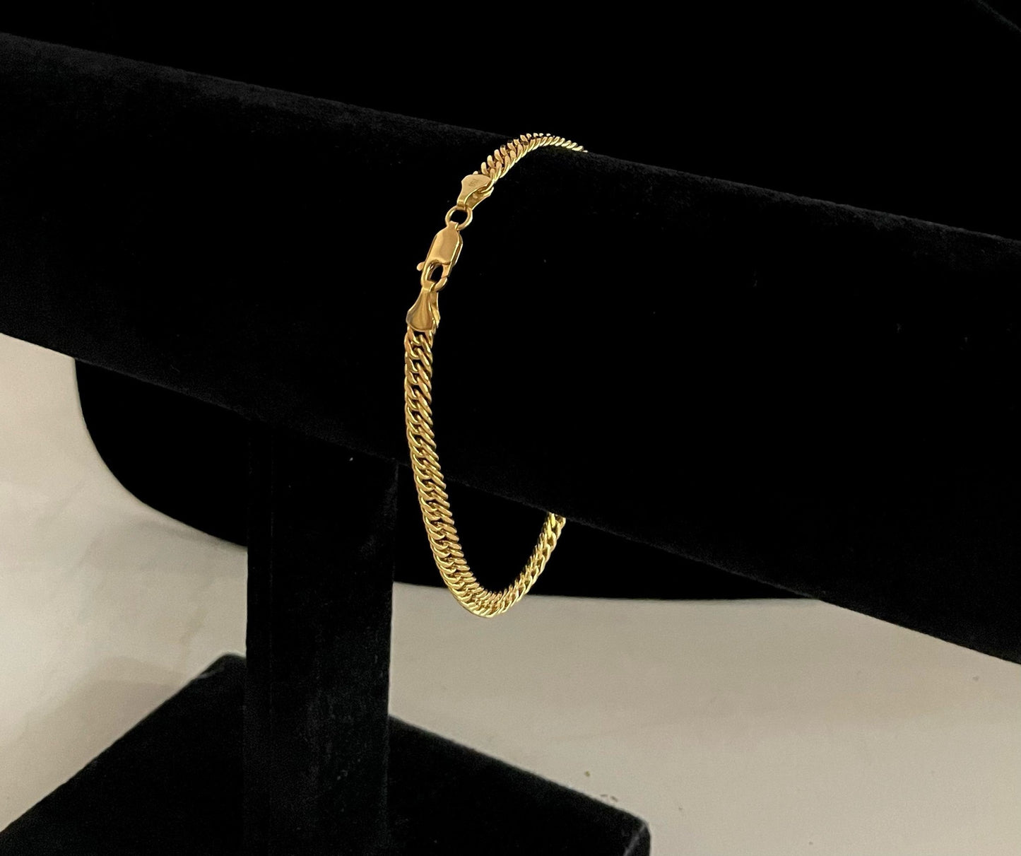WG003670 18k Saudi Gold Bracelet - size 8", 4.52g