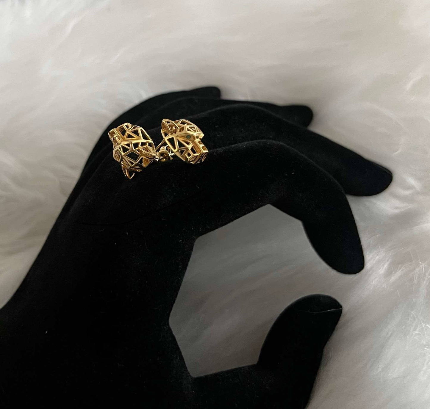 WG003649 18k Saudi Gold Earrings 2.73g