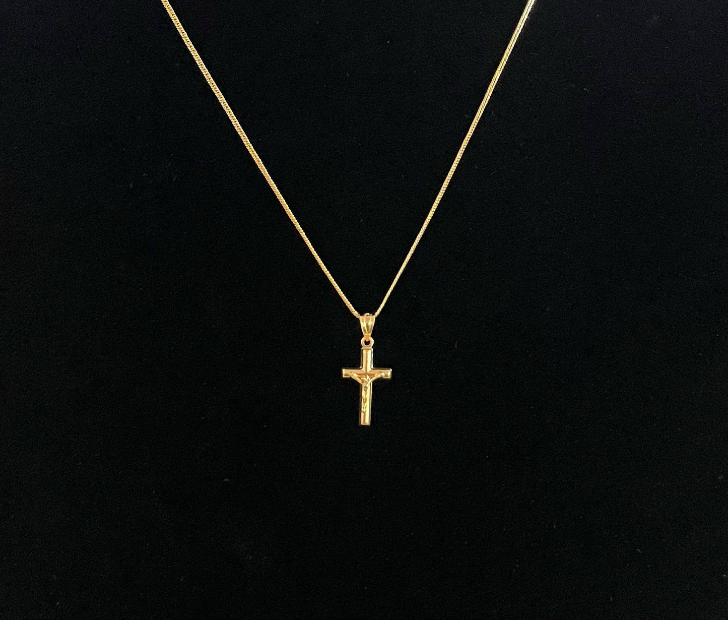 WG003690 18k Saudi Gold Necklace 18" 1.55g