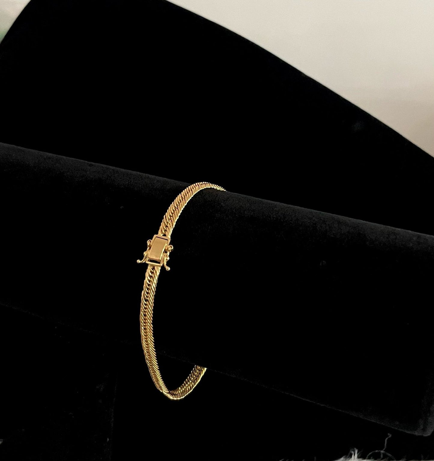 WG003665 18k Saudi Gold Bracelet - 7.5" 3.93g