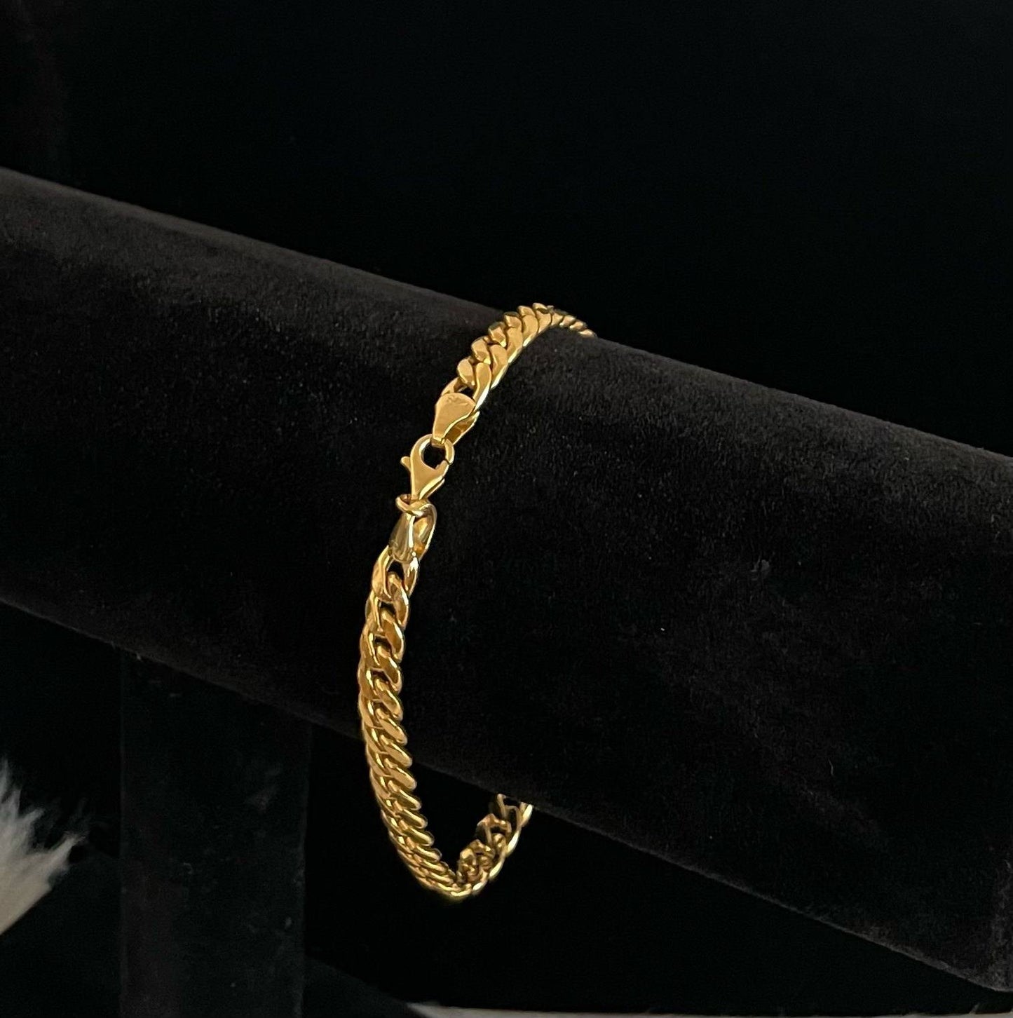 WG003669 18k Saudi Gold Bracelet 8" 7.18g