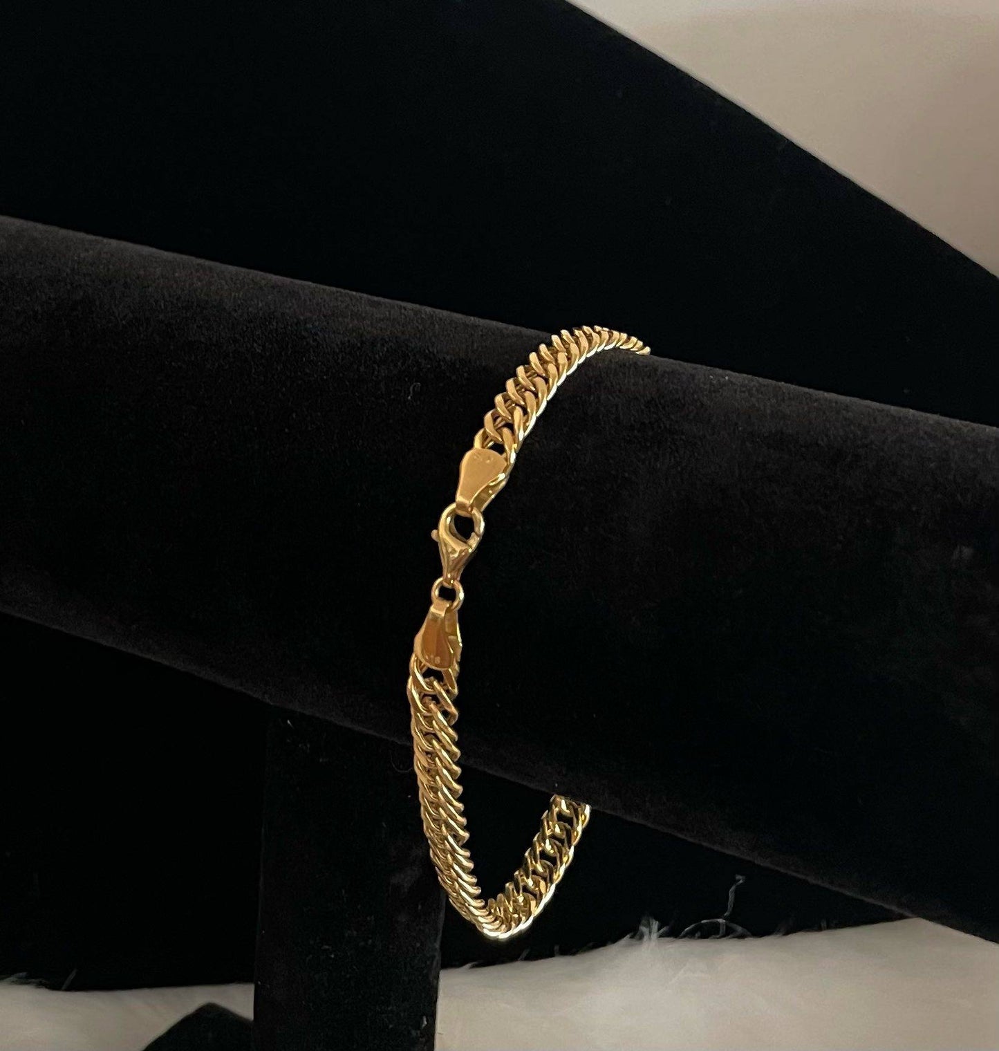 WG003664 18k Saudi Gold Bracelet - 8" 7.17g