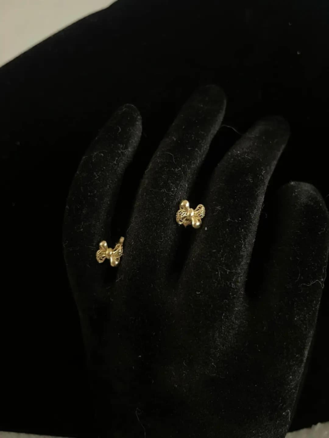 18k Saudi Gold Earrings – 1.03 grams