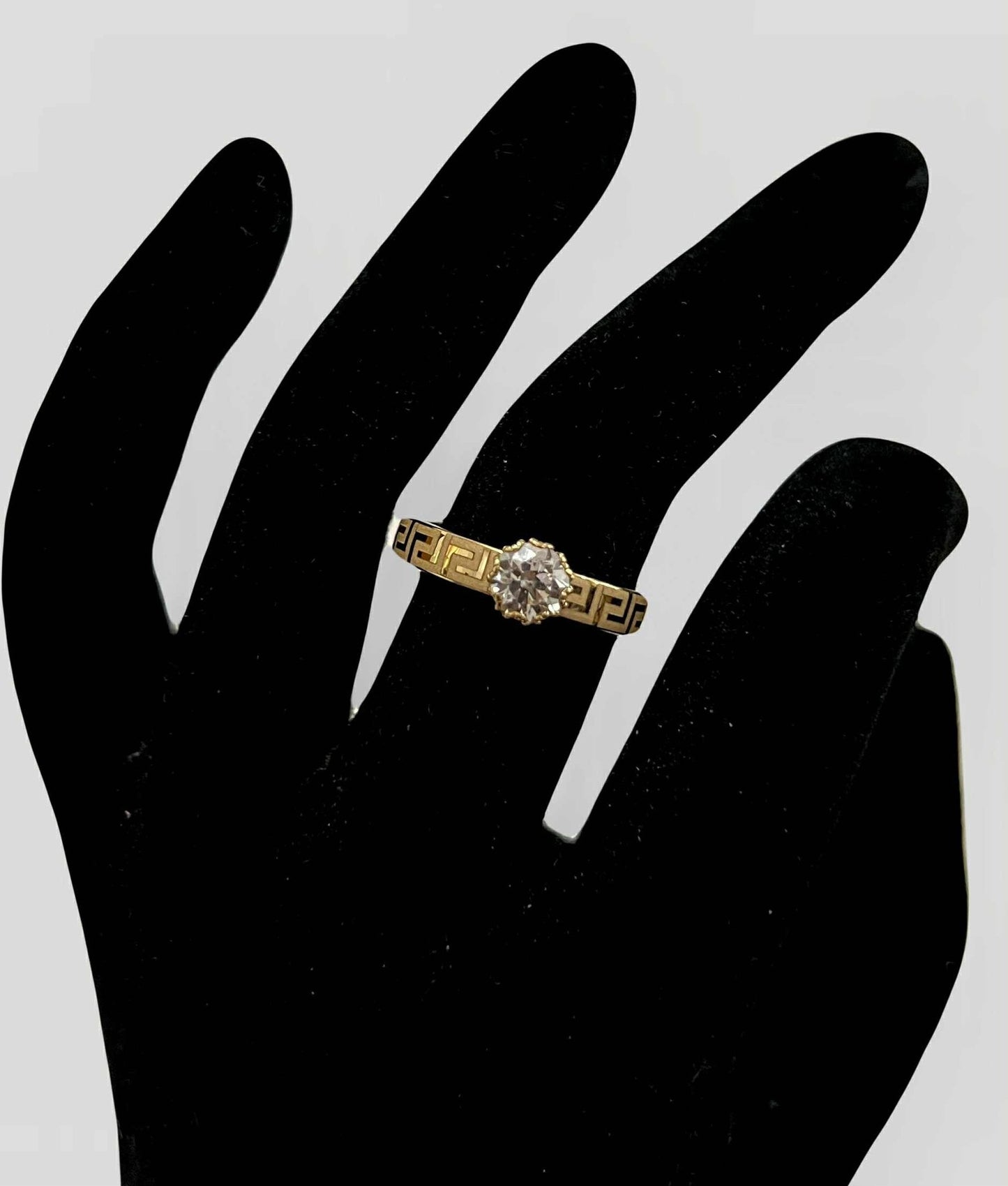 CM00046 R 18k Saudi Gold Ring s 8.5 1.17g
