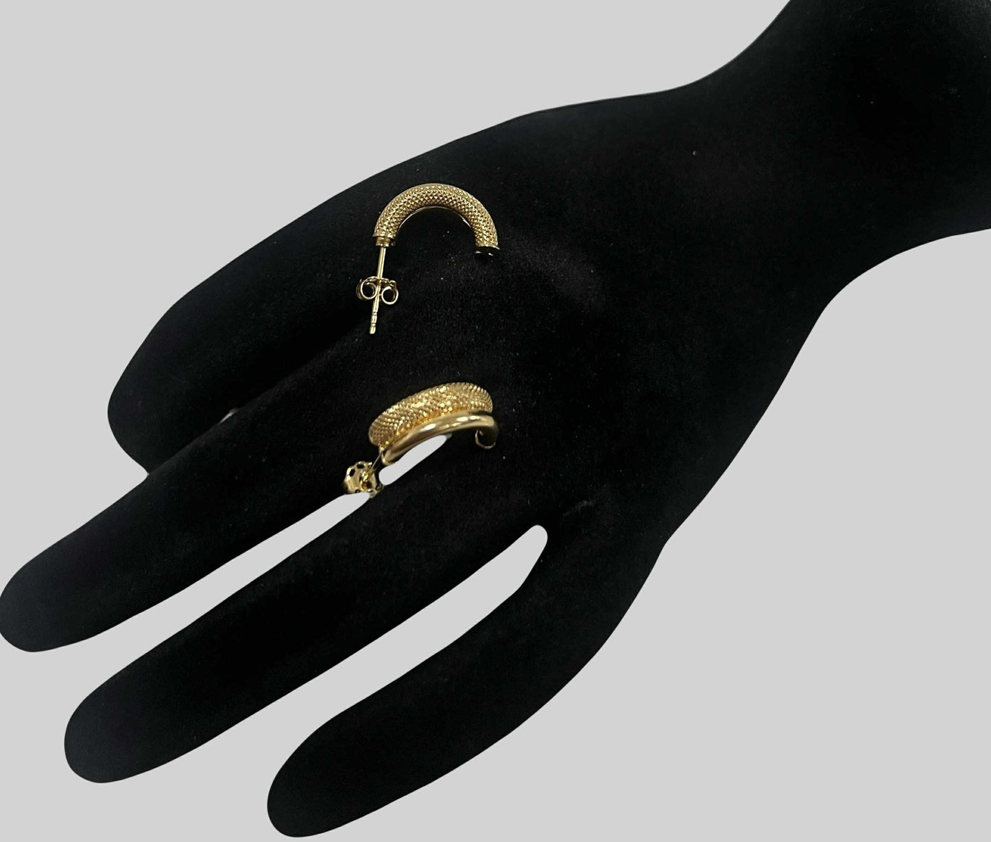 CM00058 E 18k Saudi Gold Earrings 1.81g