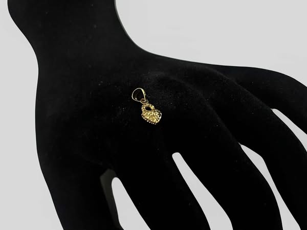 CM00074 P 18k Saudi Gold Pendant .28g