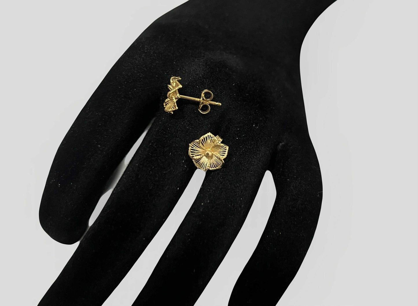CM00080 E 18k Saudi Gold Earrings 1.40g