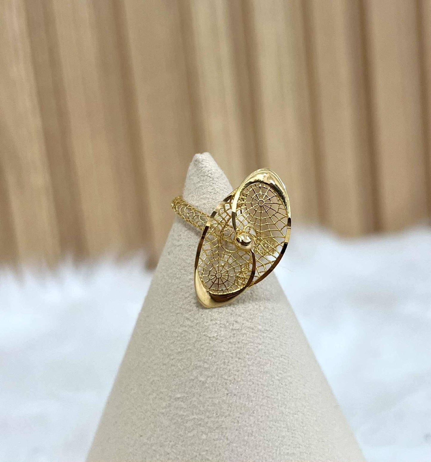 CM00104 Ring 18k Saudi Gold s 7 1.59g