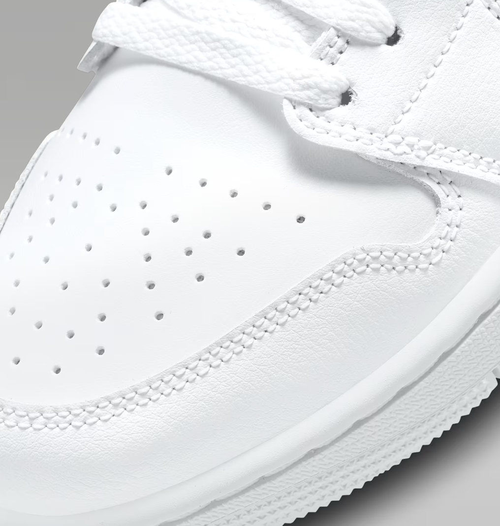 Air Jordan 1 Low triple white Size 6 Shoes