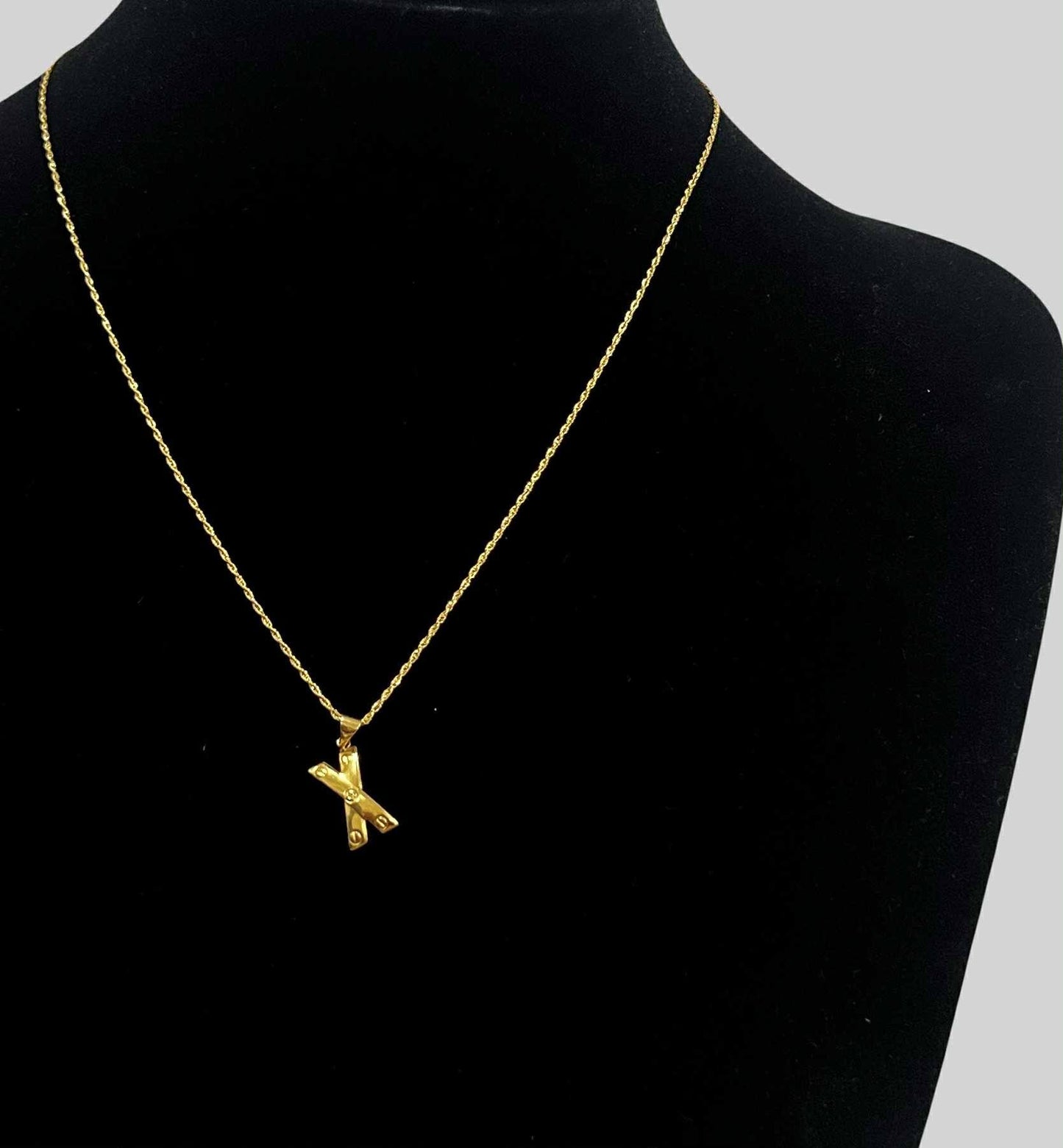 WG003616 N 18k Saudi Gold Necklace 17.5" .72g