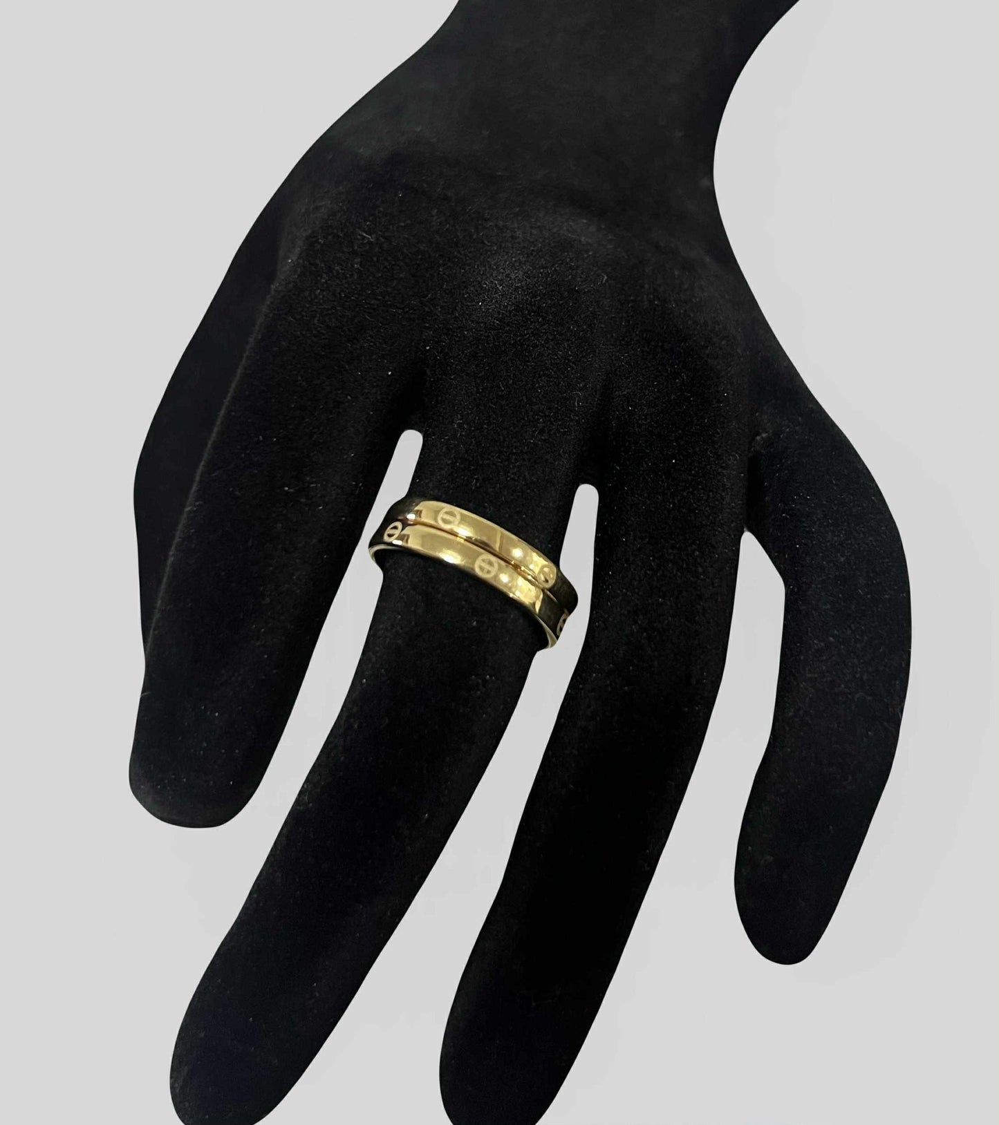 CM00040 R 18k Saudi Gold Ring s 8 1.32g