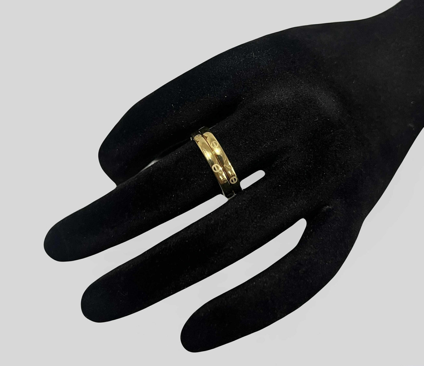 CM00040 R 18k Saudi Gold Ring s 8 1.32g