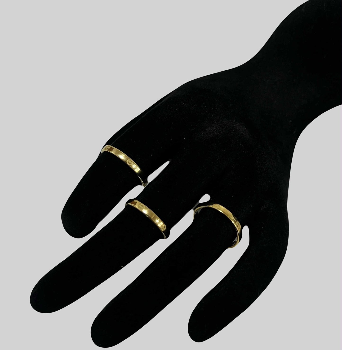 WG003622 R 18k Saudi Gold Ring s 5.5 .59g