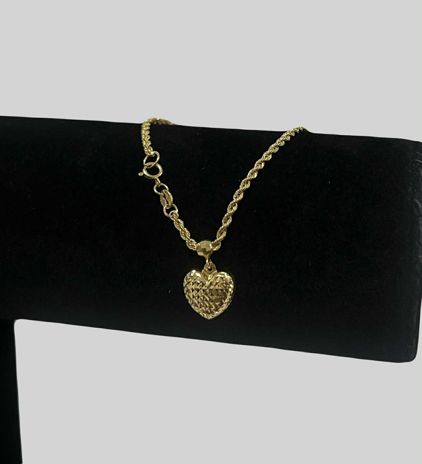 WG003644 B 18k Saudi Gold Bracelet 7" 1.68g
