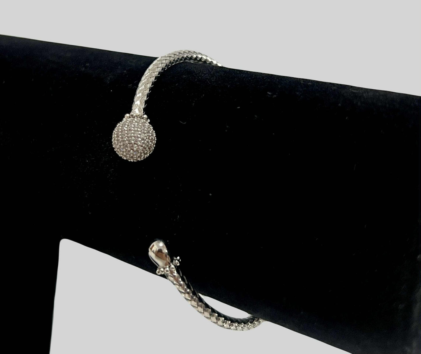 WG003719 B 18k Saudi Gold Bracelet Small 9.06g