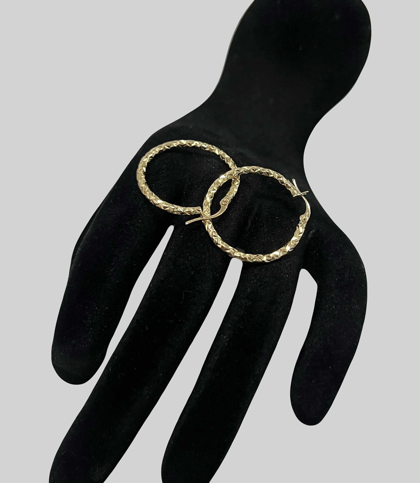 WG003724 E 18k Saudi Gold Earrings 1.37g