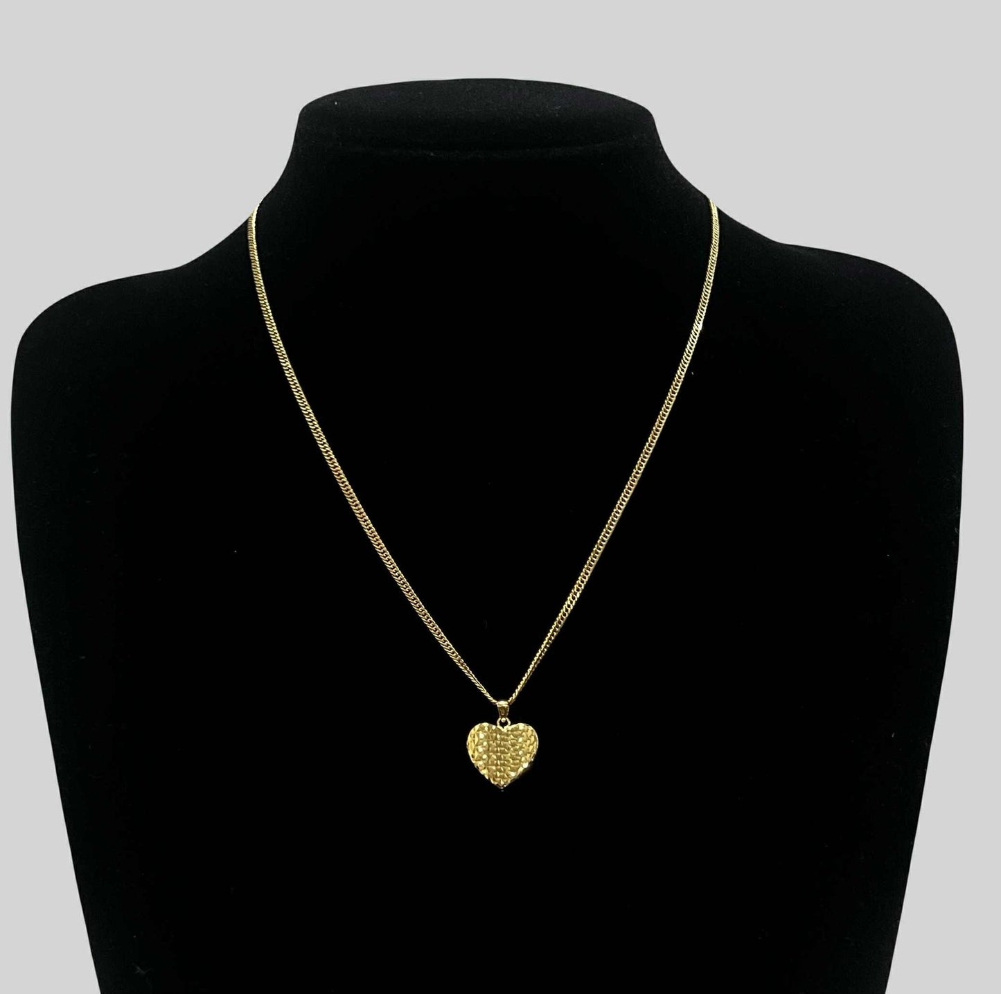 WG003731 N 18k Saudi Gold Necklace 18" 5.44g