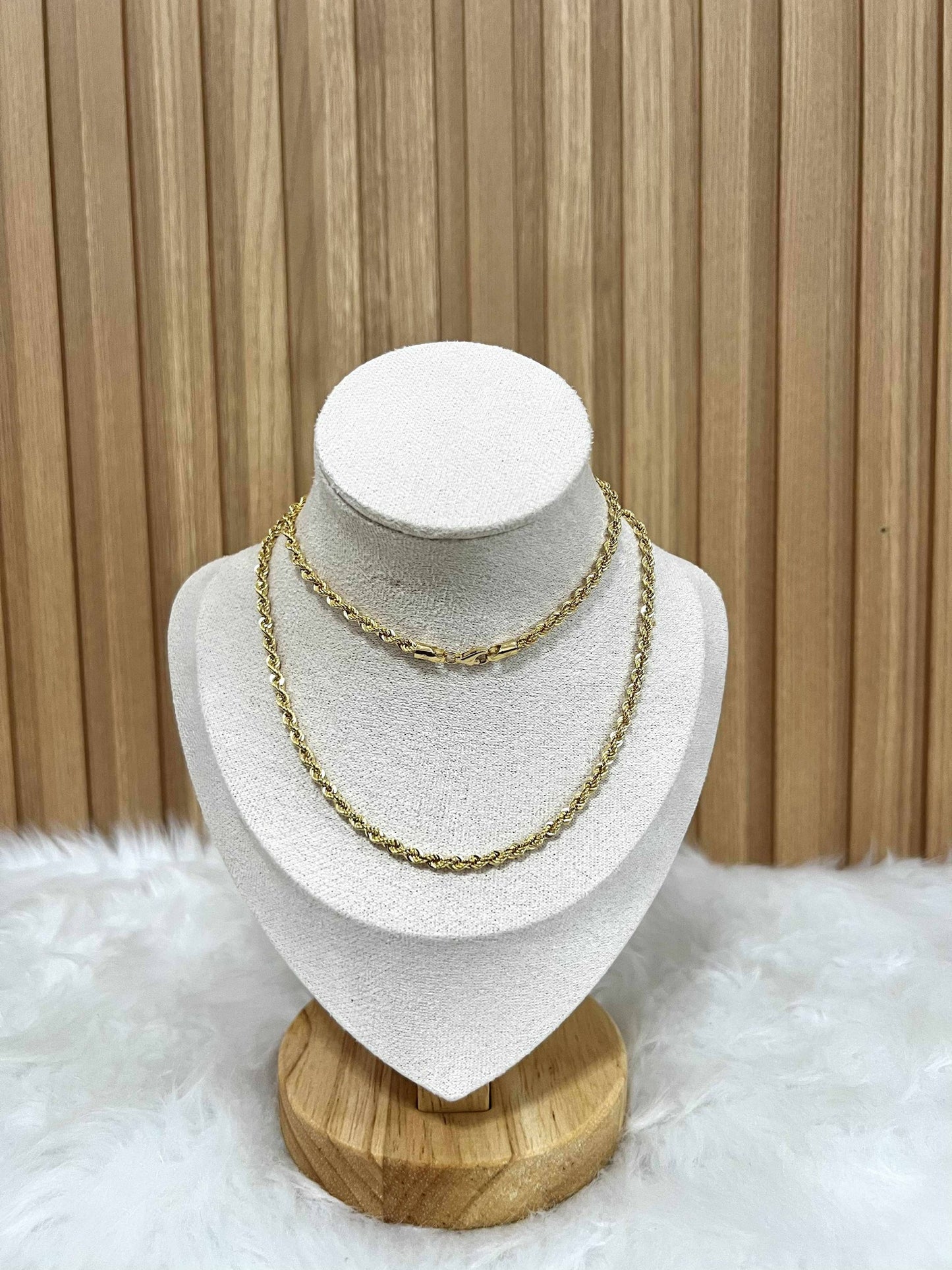 WG003840 Necklace 18k Saudi Gold 22" 7.15g