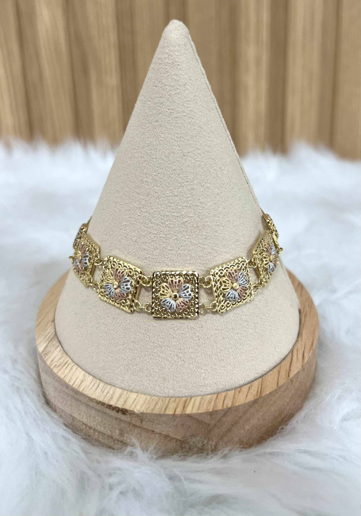 WG003855 Bracelet 18k Saudi Gold 6.5-7.5" 9.66g