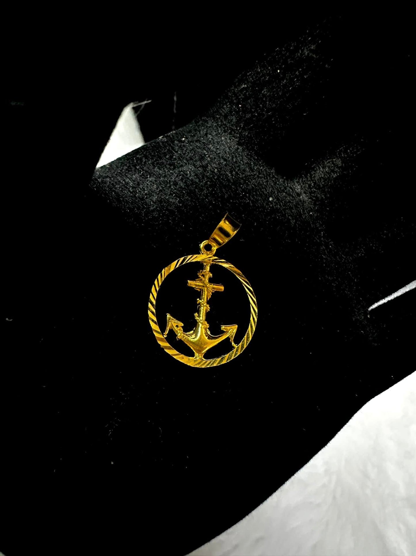 WG02353 P, 21k Saudi Gold Pendant β 2.19 grams