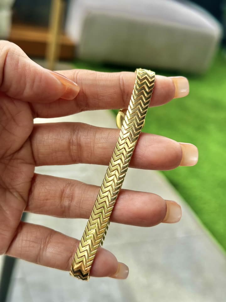 WG03197 18k Saudi Gold Bracelet – 11.69 grams