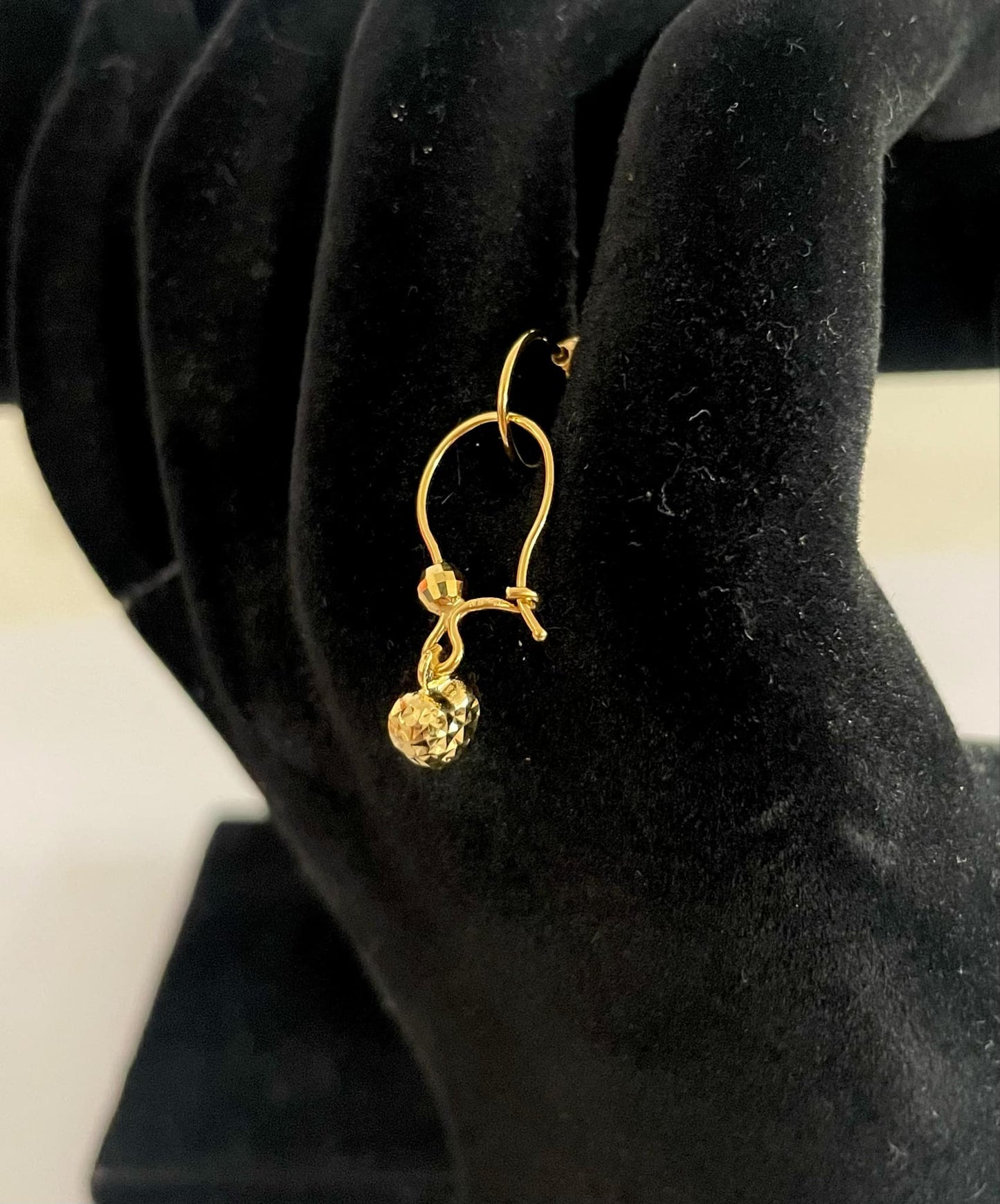 WG03426 E, 18k Saudi Gold Earrings – 1.14 grams