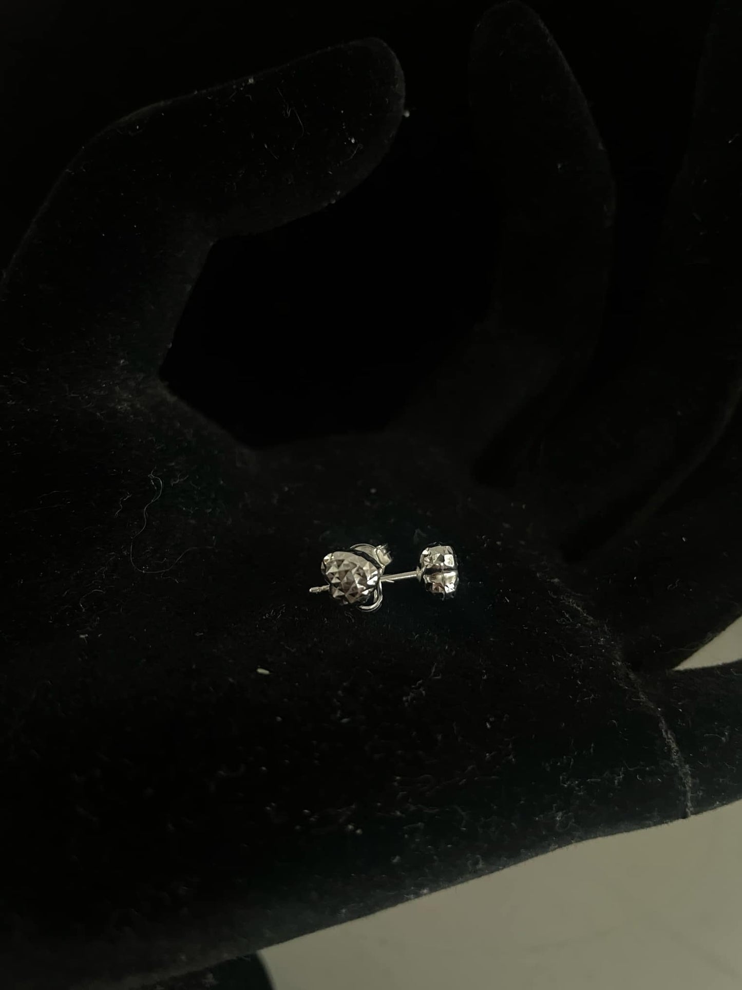 WG03432 E, 18k Saudi Gold Earrings – 1.03 grams