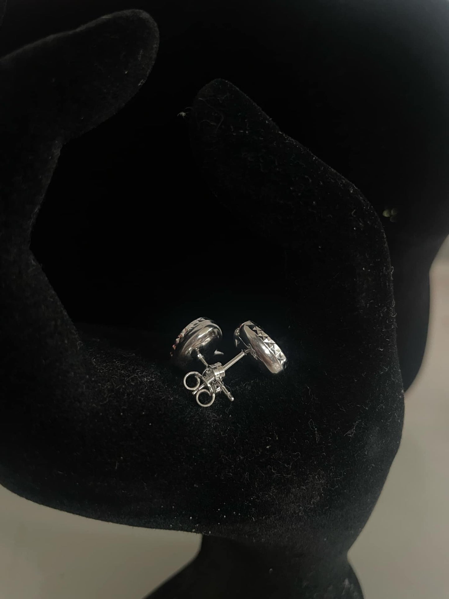 WG03438 E, 18k Saudi Gold Earrings – 2.03 grams