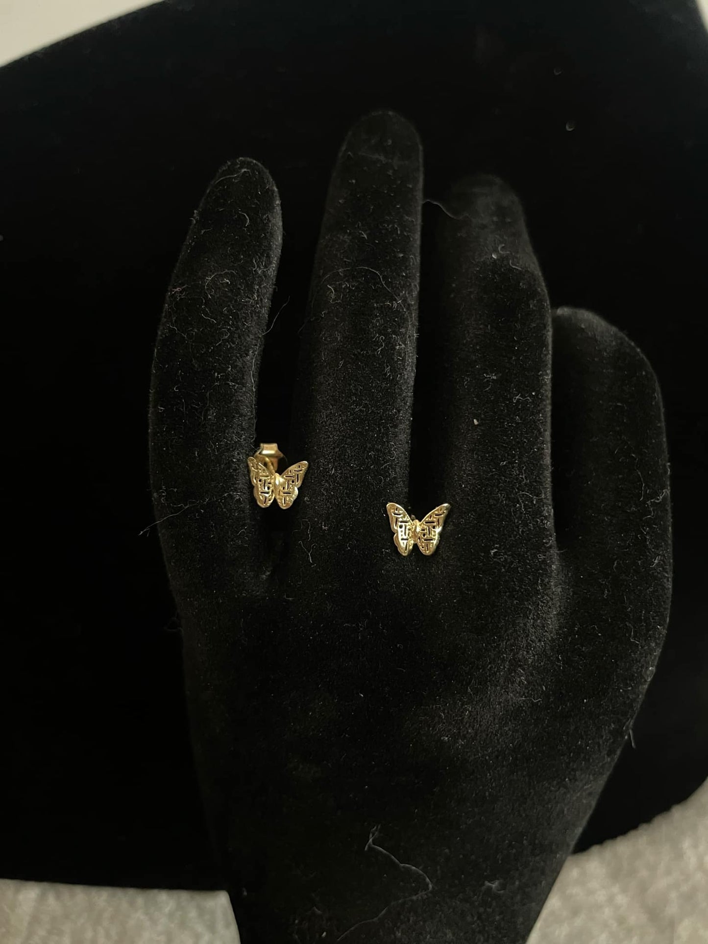 WG03493 E, 18k Saudi Gold Earrings – 0.75 grams