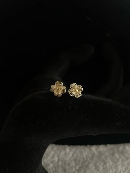 WG03501 E, 18k Saudi Gold Earrings β 0.85 grams