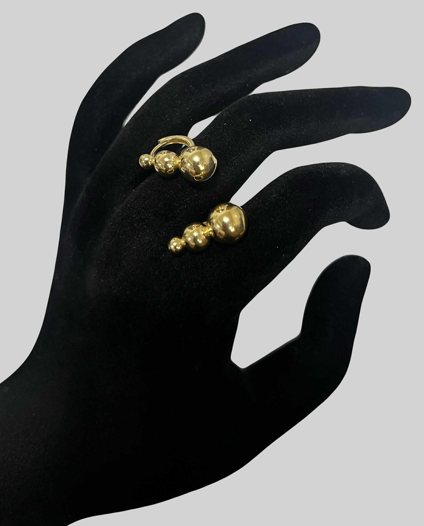 WG03584 E 18k Saudi Gold Earrings 2.54g