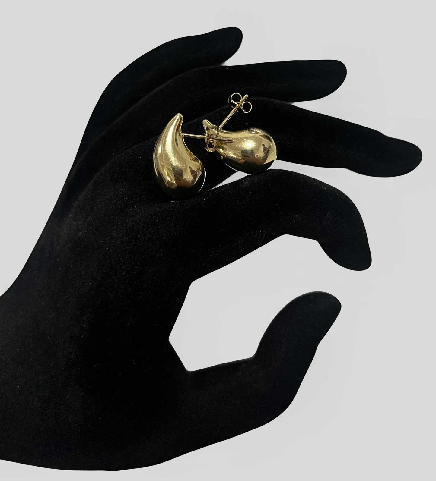 WG03587 E 18k Saudi Gold Earrings 2.98g