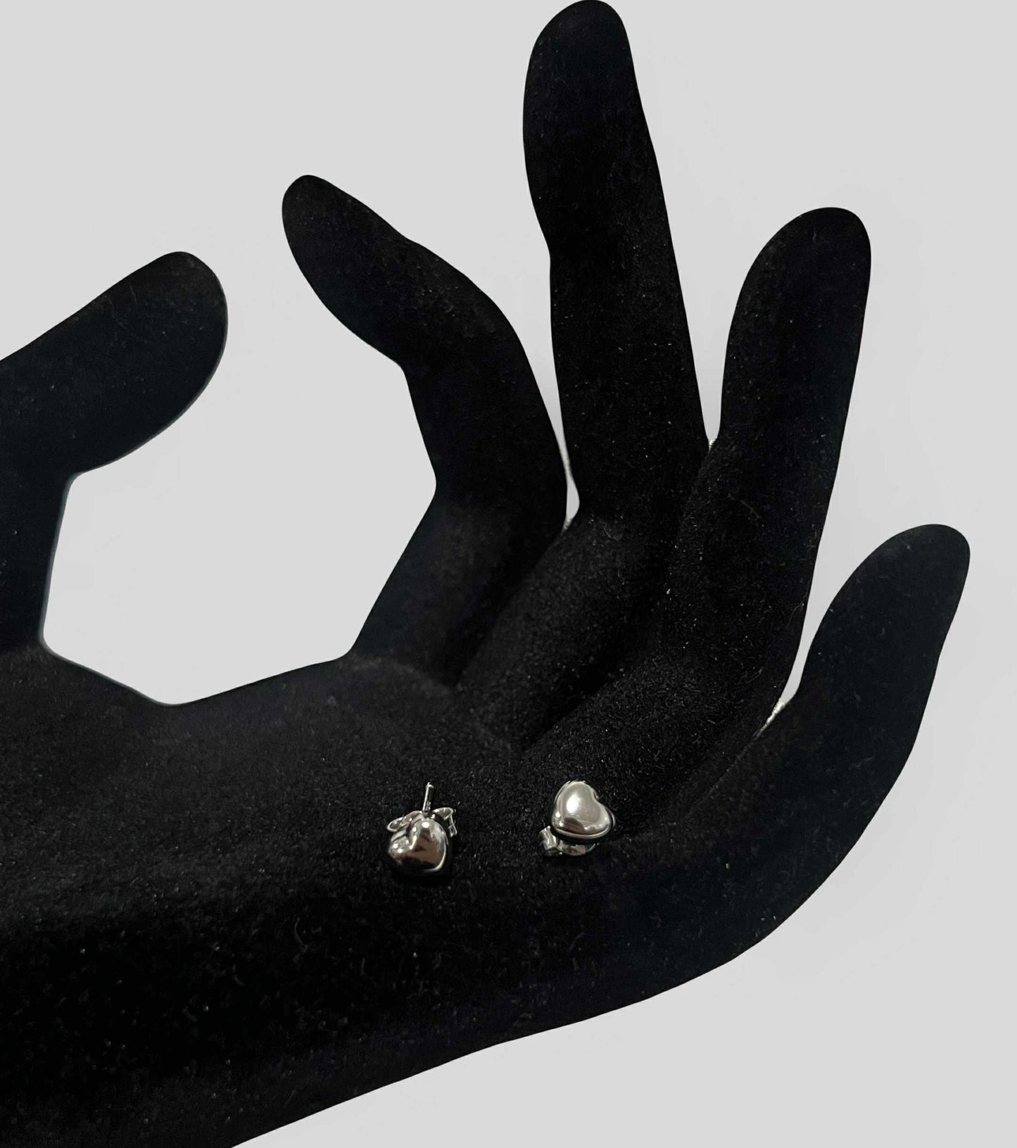 WG03592 E 18k Saudi Gold Earrings 1.14g