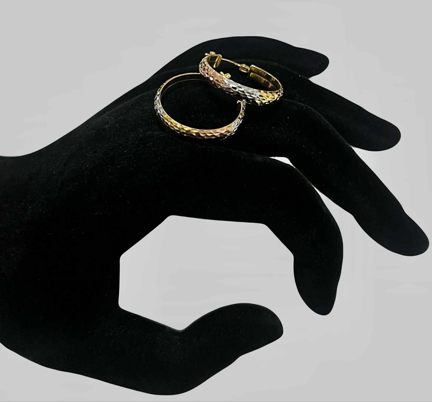 WG03594 E 18k Saudi Gold Earrings 2.94g