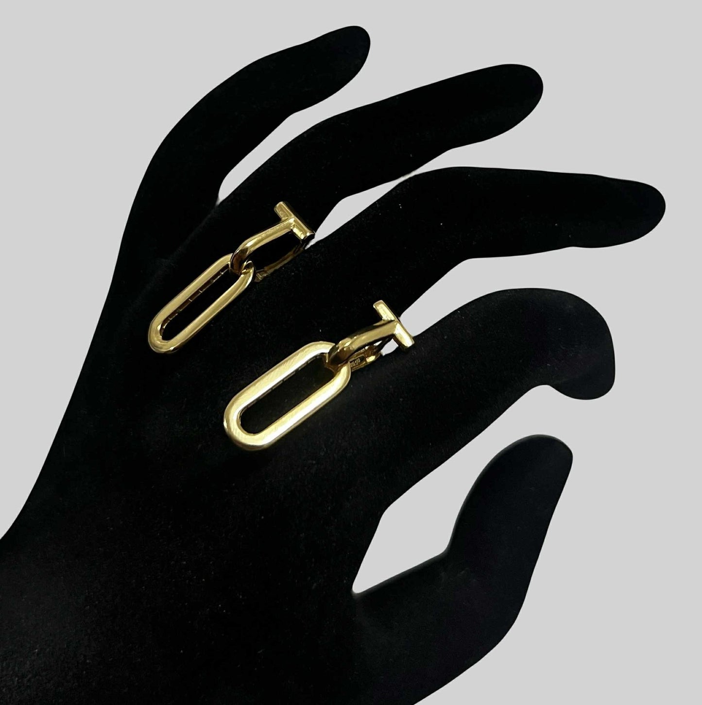 WG03599 E 18k Saudi Gold Earrings 3.41g