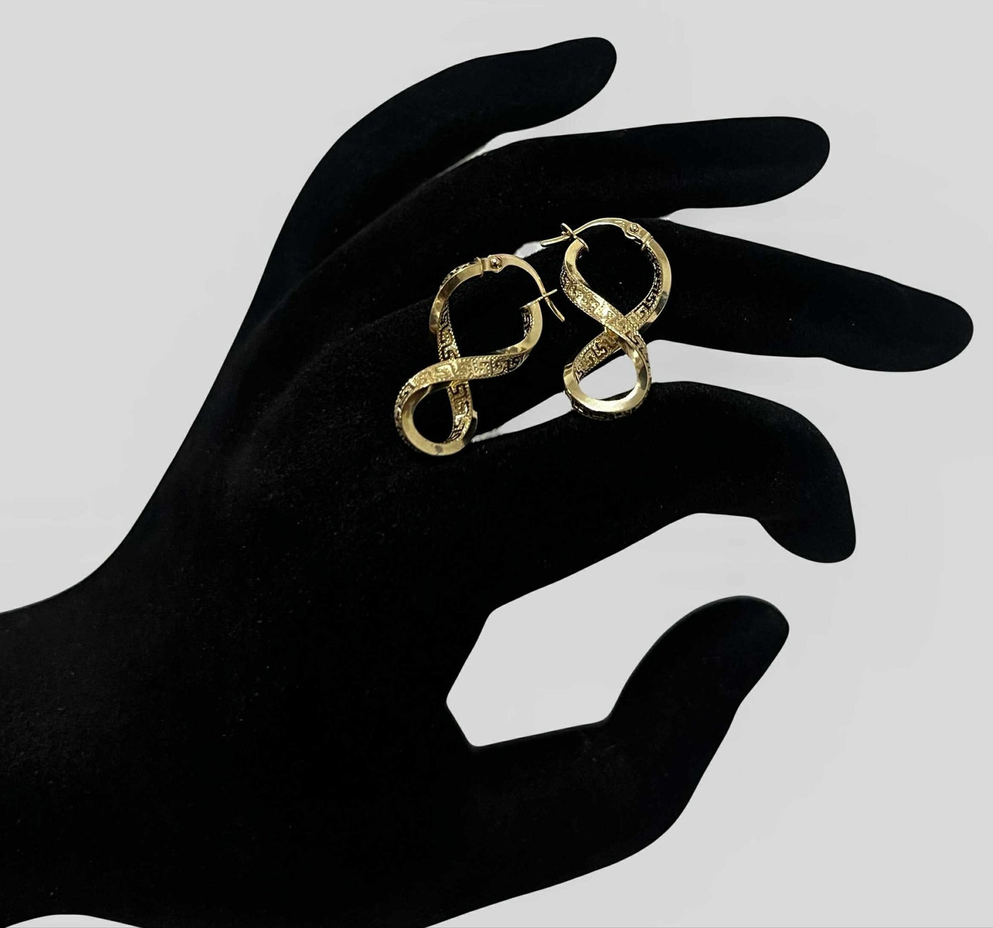 WG03602 E 18k Saudi Earrings Gold 1.41g